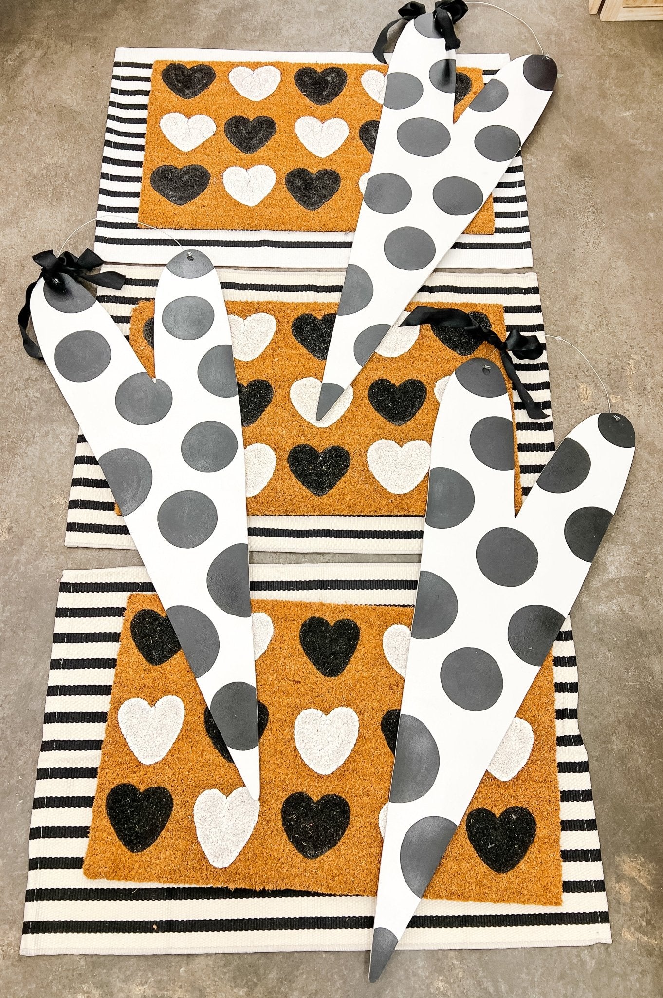 Black White Dot - Miss Molly Designs, LLC